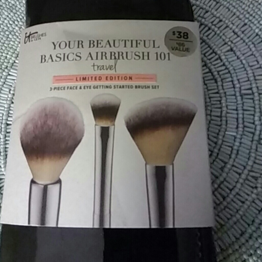 'It' Your Beautiful Basics Airbrush 101